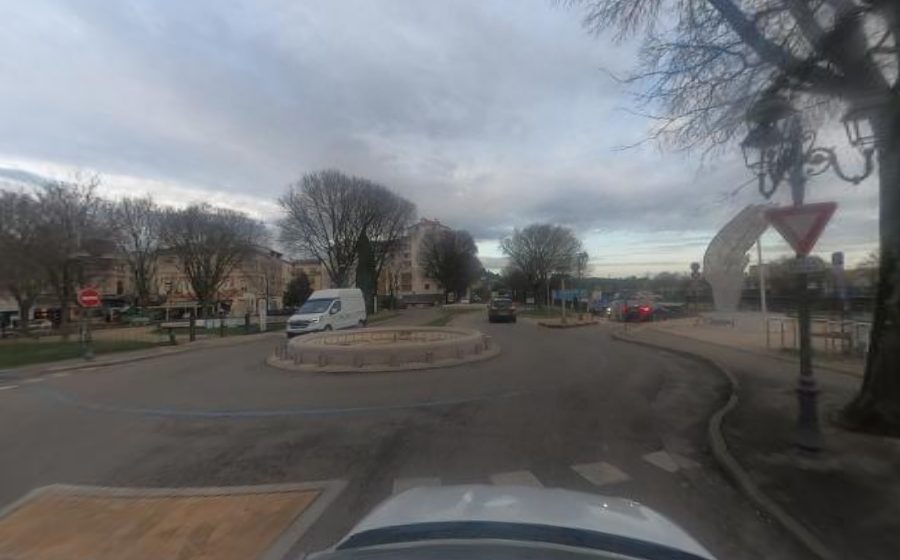 Vue du Rond-point anonyme n°198272555