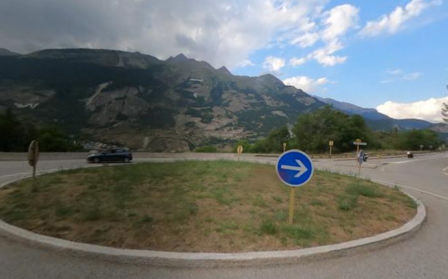 Vue du Rond-point anonyme n°198373704