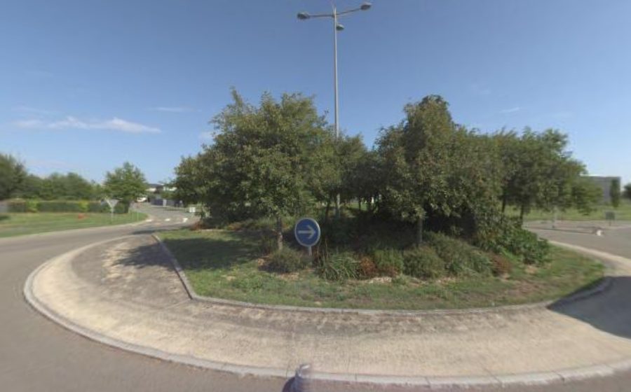 Vue du Rond-point anonyme n°207458773