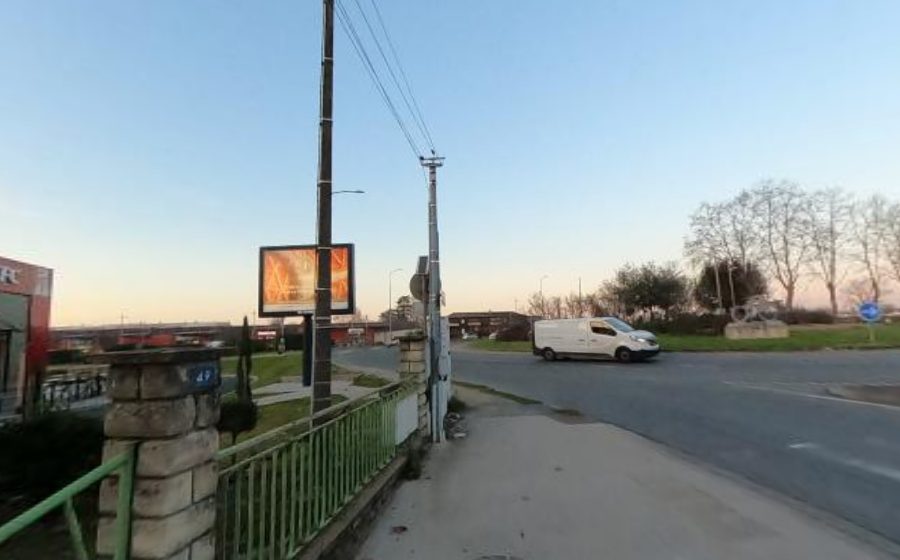 Vue du Rond-point anonyme n°208973565