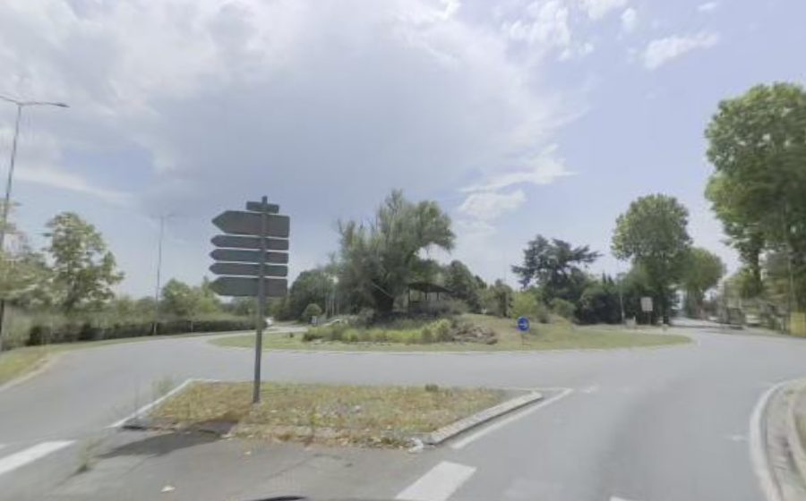 Vue du Rond-point anonyme n°208973570