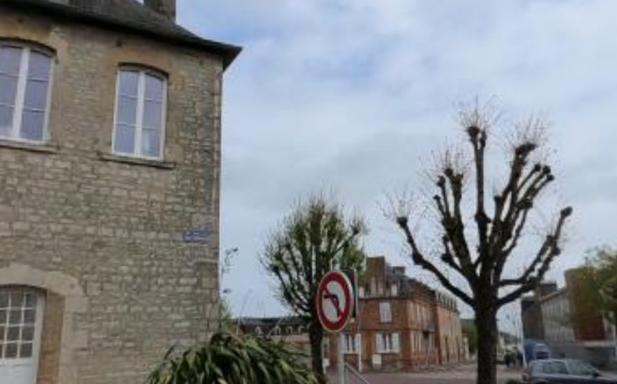 Vue du Rond-point anonyme n°209650749