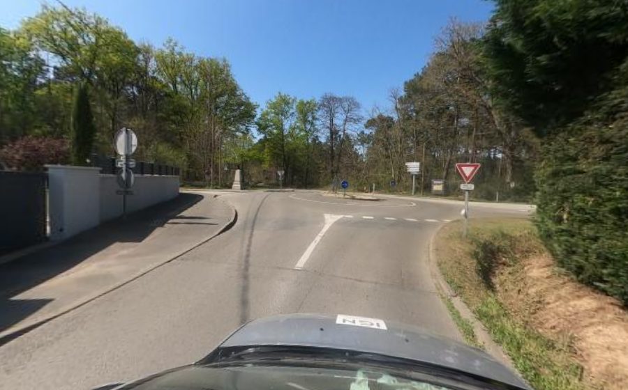 Vue du Rond-point anonyme n°210361635