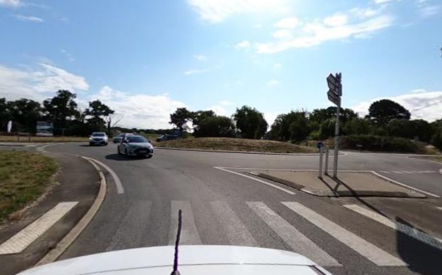 Vue du Rond-point anonyme n°213180893