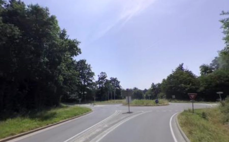 Vue du Rond-point anonyme n°216611665
