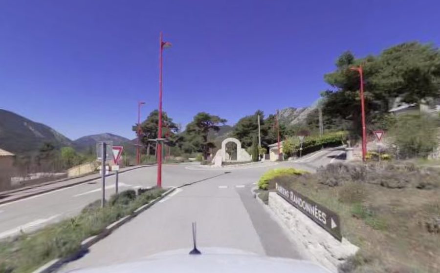 Vue du Rond-point anonyme n°223268343