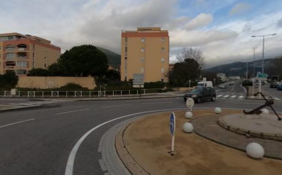 Vue du Rond-point anonyme n°225795015