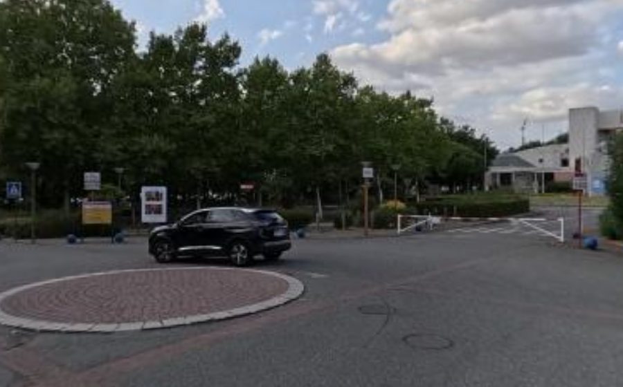 Vue du Rond-point anonyme n°225969862