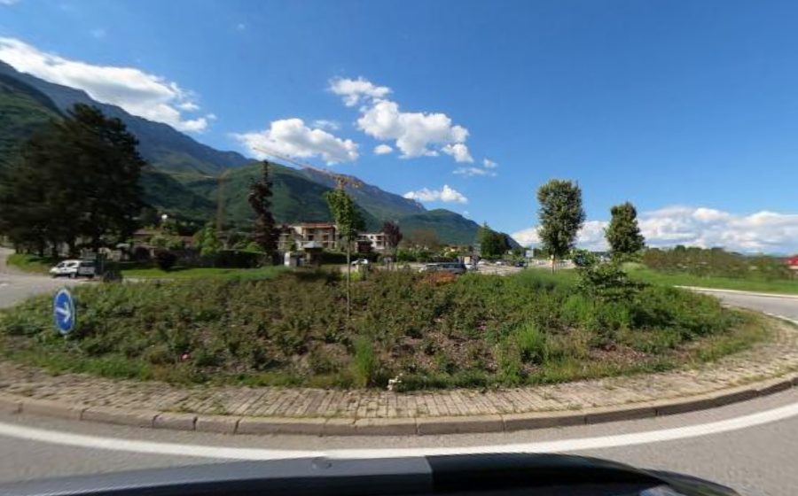 Vue du Rond-point anonyme n°227658615