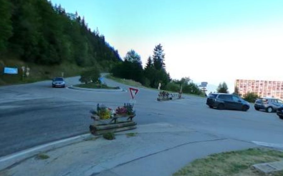 Vue du Rond-point anonyme n°228372251