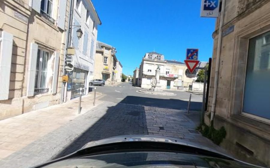 Vue du Rond-point anonyme n°231092327