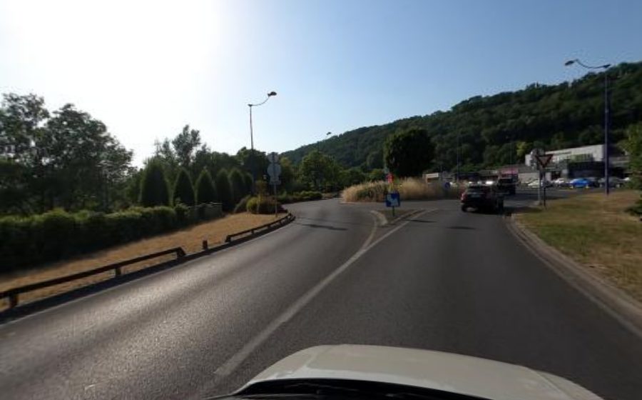 Vue du Rond-point anonyme n°231929546