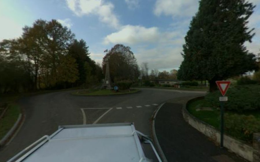 Vue du Rond-point anonyme n°233381194