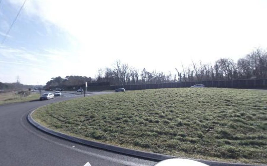 Vue du Rond-point anonyme n°233598336