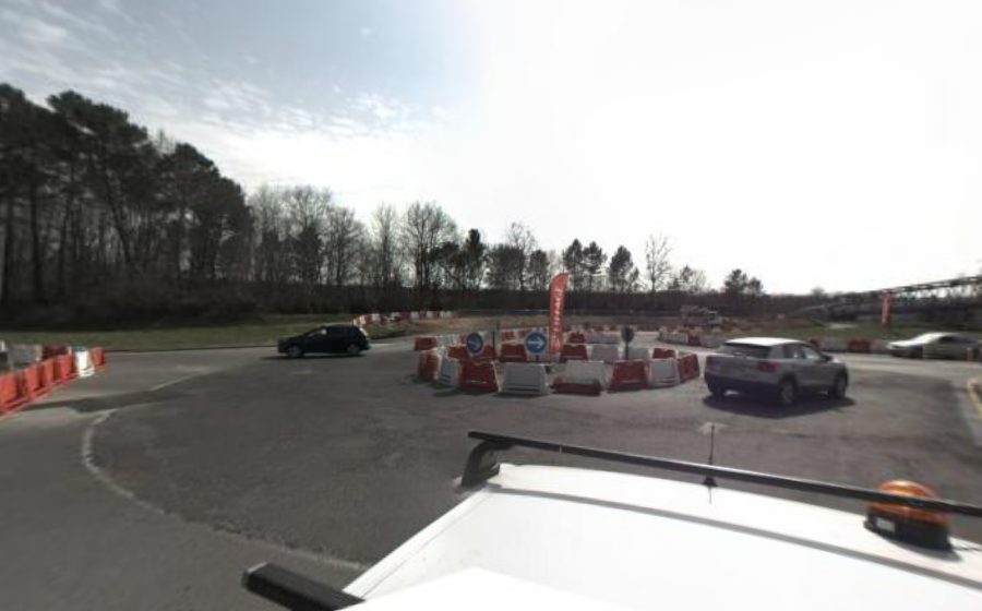 Vue du Rond-point anonyme n°233598337