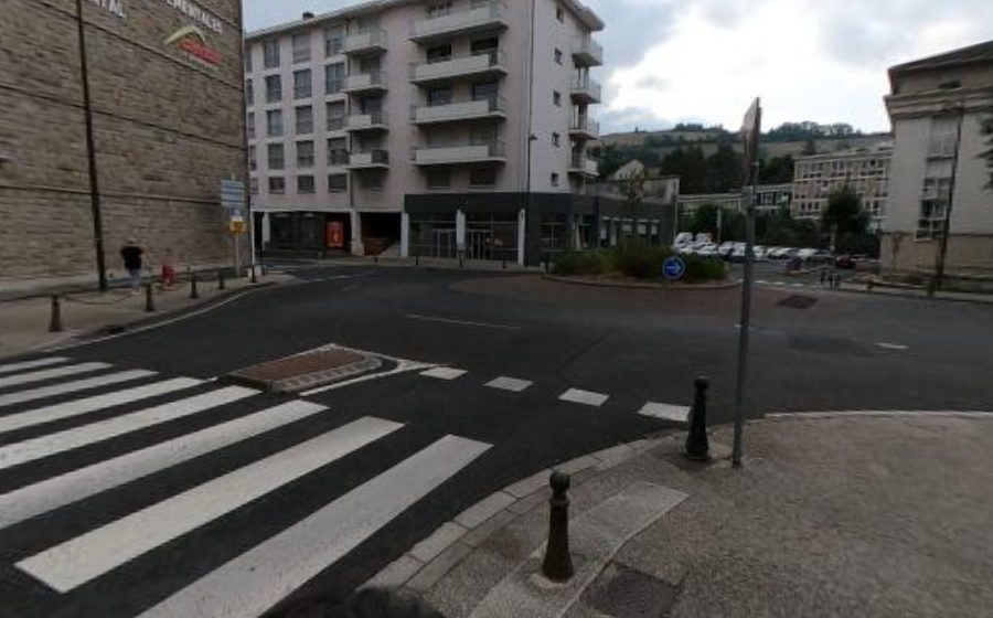 Vue du Rond-point anonyme n°235484413