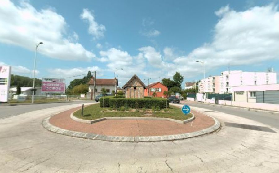 Vue du Rond-point anonyme n°238711847