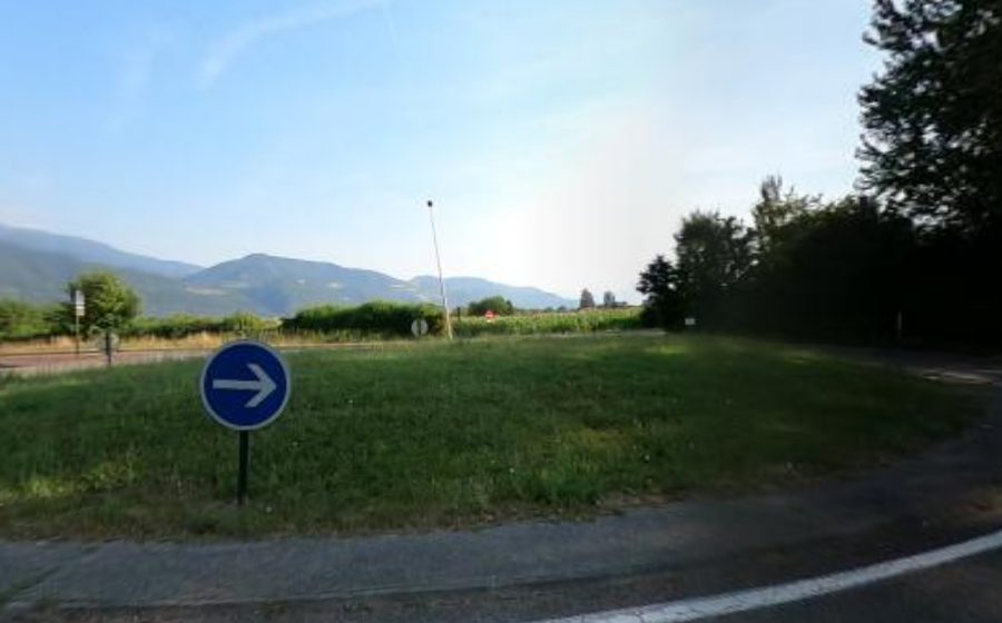 Vue du Rond-point anonyme n°239179068