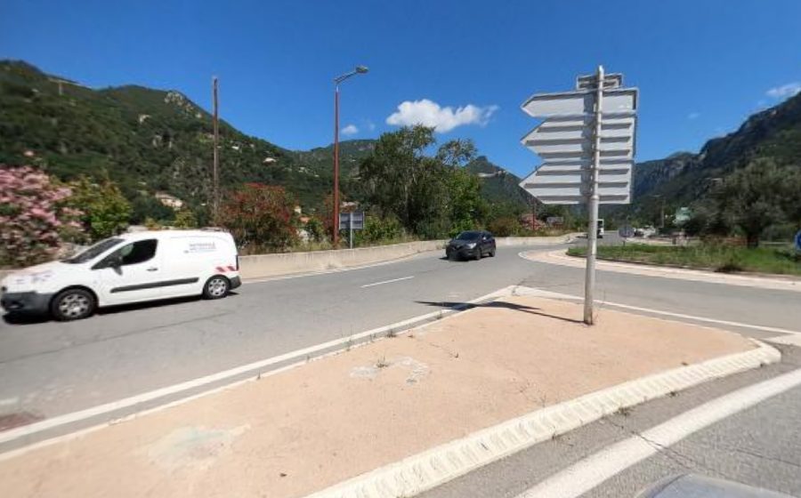 Vue du Rond-point anonyme n°239884751