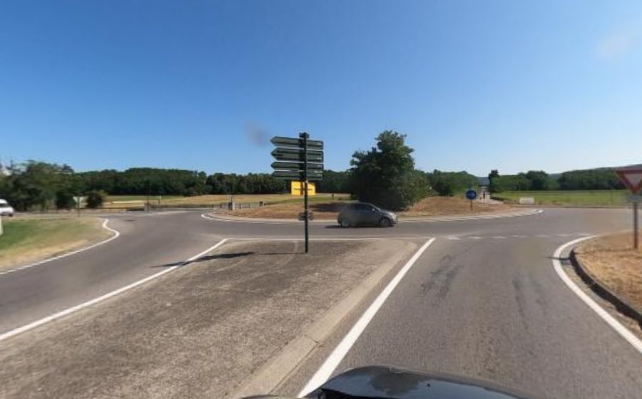 Vue du Rond-point anonyme n°240565805