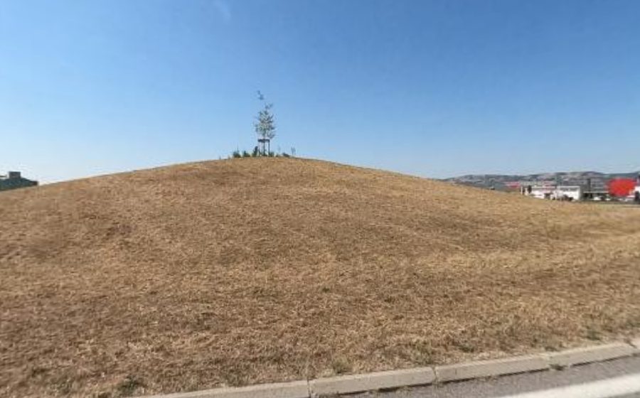 Vue du Rond-point anonyme n°240565810