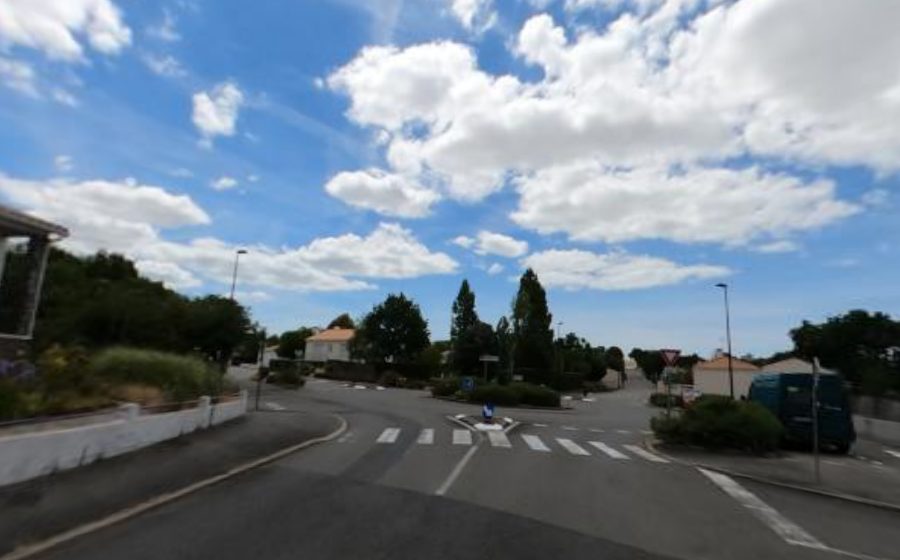 Vue du Rond-point anonyme n°241241195