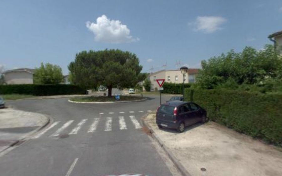 Vue du Rond-point anonyme n°242152404