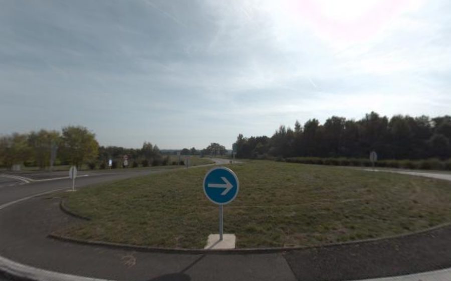 Vue du Rond-point anonyme n°242802573