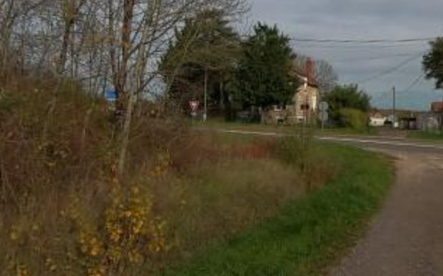 Vue du Rond-point anonyme n°242976147