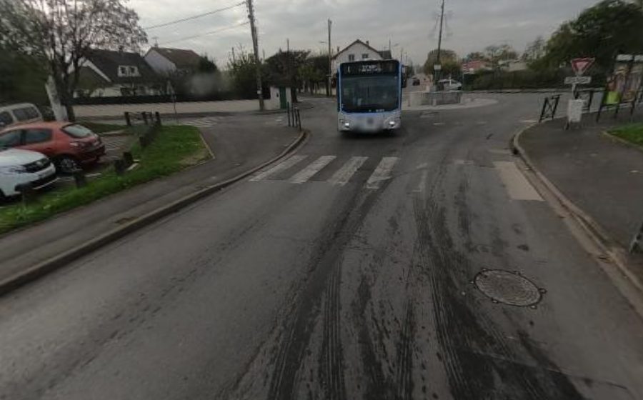 Vue du Rond-point anonyme n°243901800