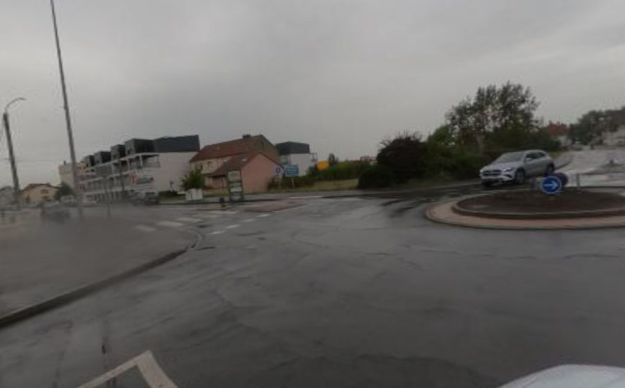 Vue du Rond-point anonyme n°244335946