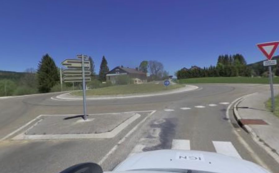 Vue du Rond-point anonyme n°245732523