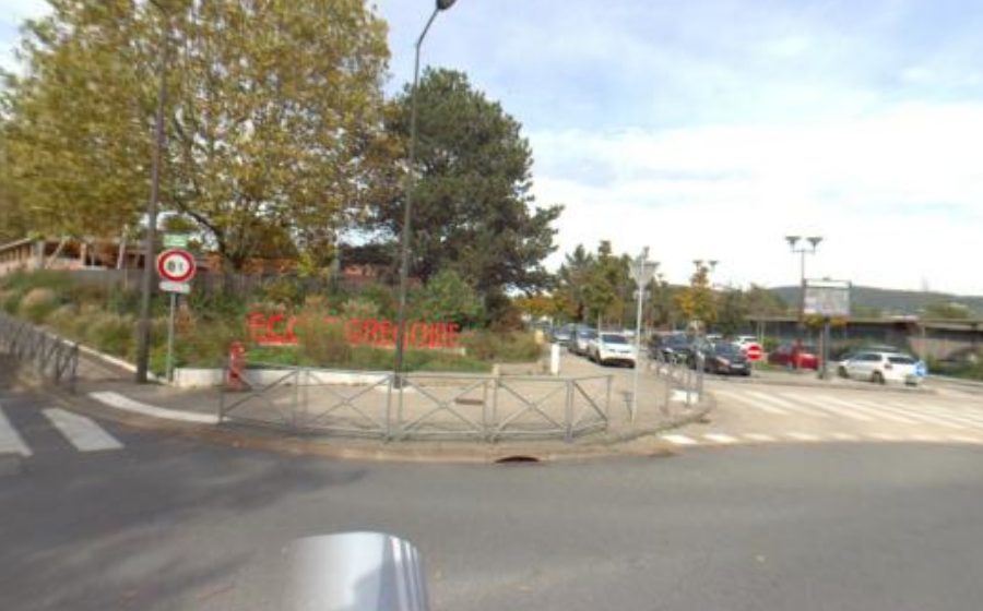 Vue du Rond-point anonyme n°245945209