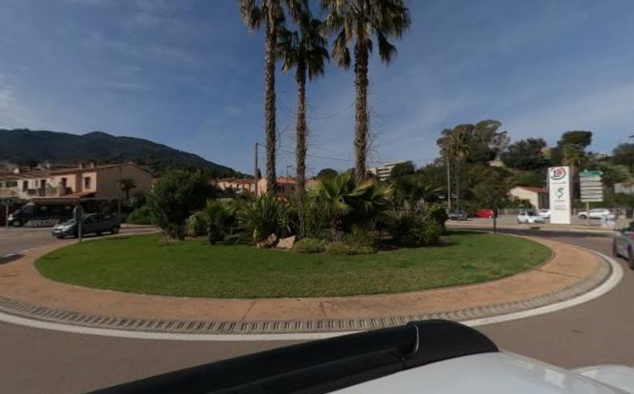 Vue du Rond-point anonyme n°24724152