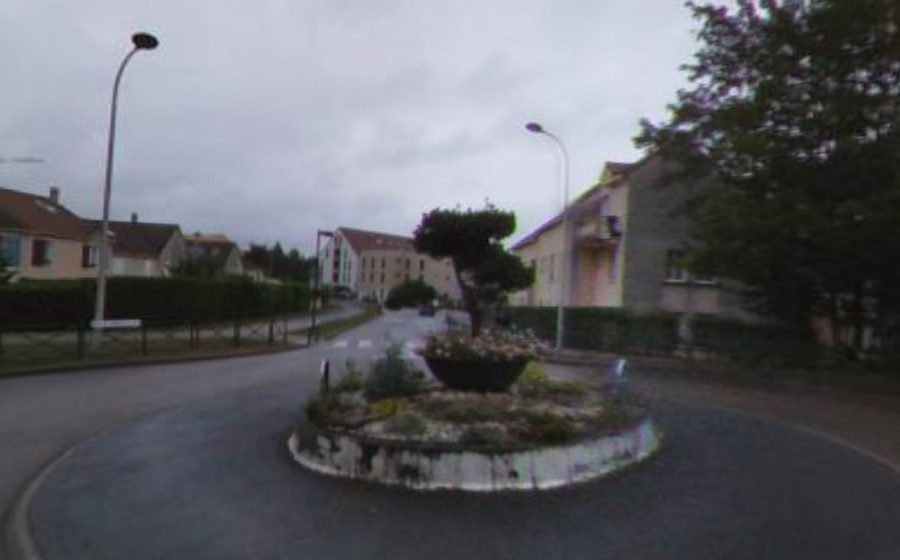 Vue du Rond-point anonyme n°249032599