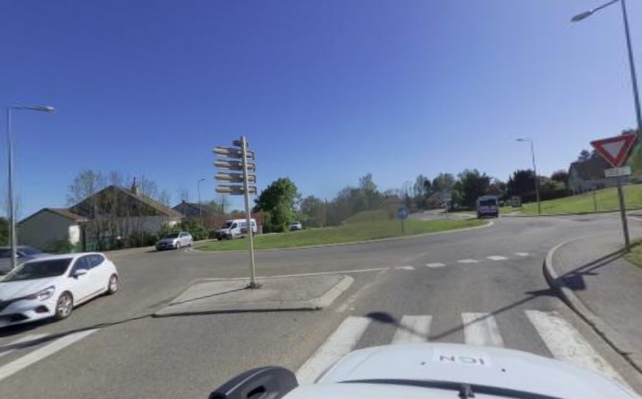 Vue du Rond-point anonyme n°249727627