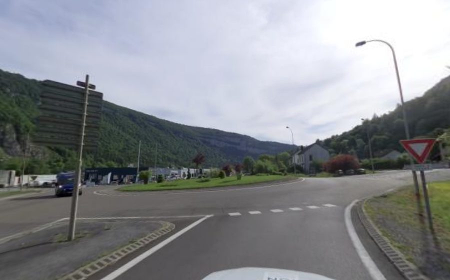 Vue du Rond-point anonyme n°251861249