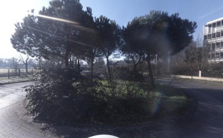 Vue du Rond-point anonyme n°252594550