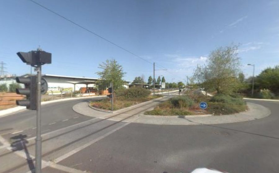 Vue du Rond-point anonyme n°252904736