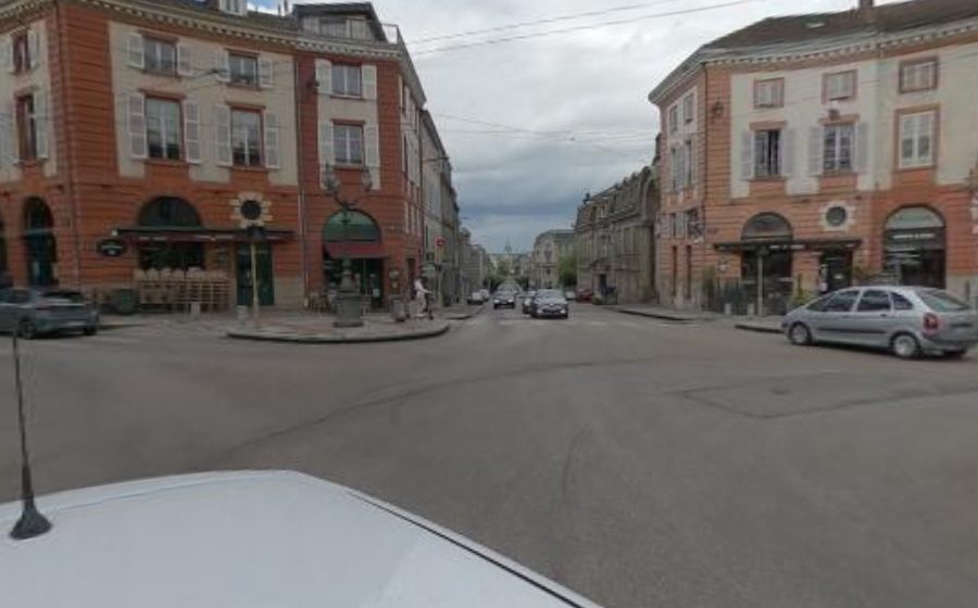 Vue du Place Denis Dussoubs