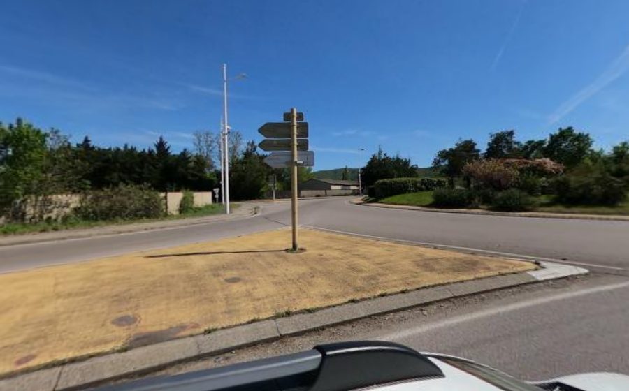 Vue du Rond-point anonyme n°255045126