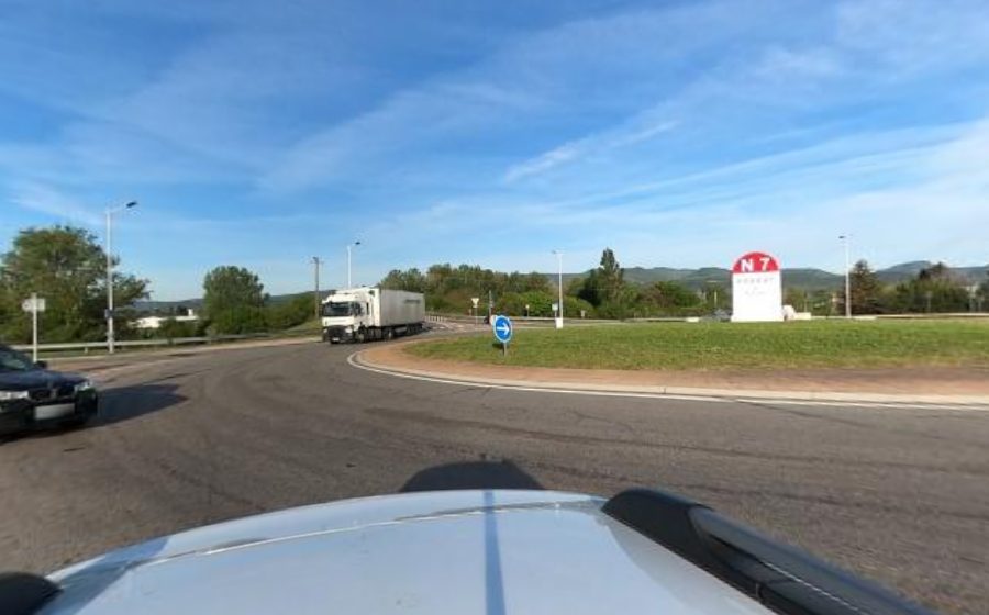 Vue du Rond-point anonyme n°255045131