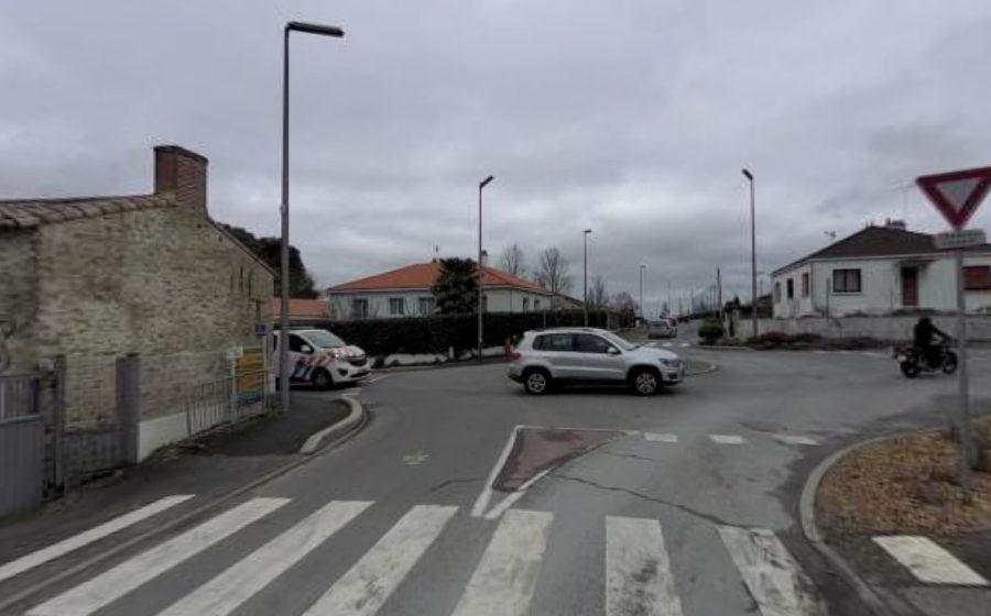 Vue du Rond-point anonyme n°255346190