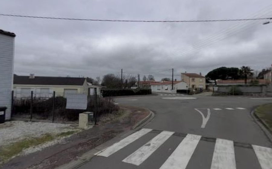 Vue du Rond-point anonyme n°255350719