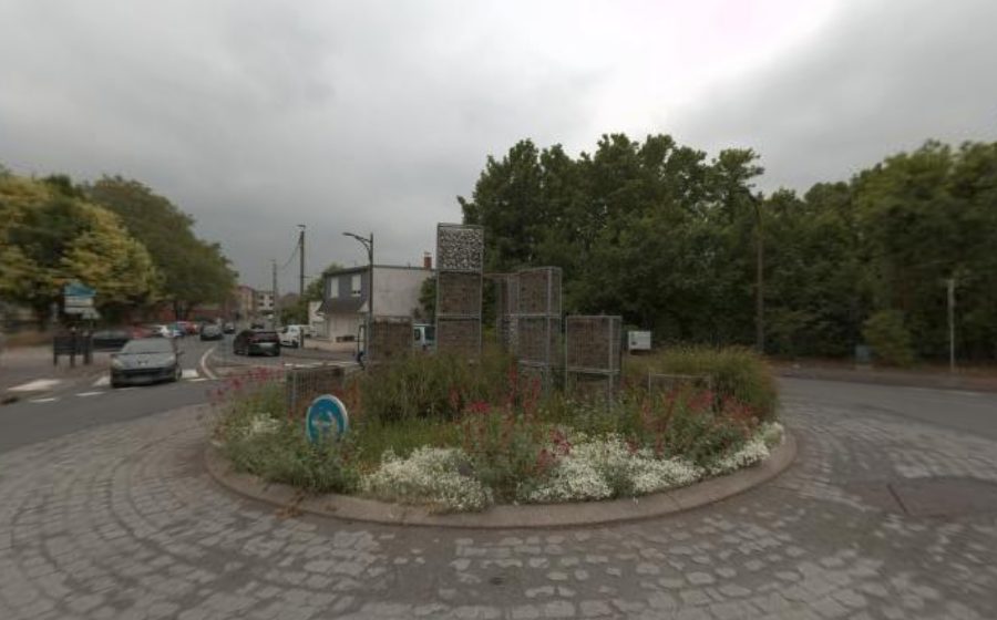 Vue du Rond-point anonyme n°255830345