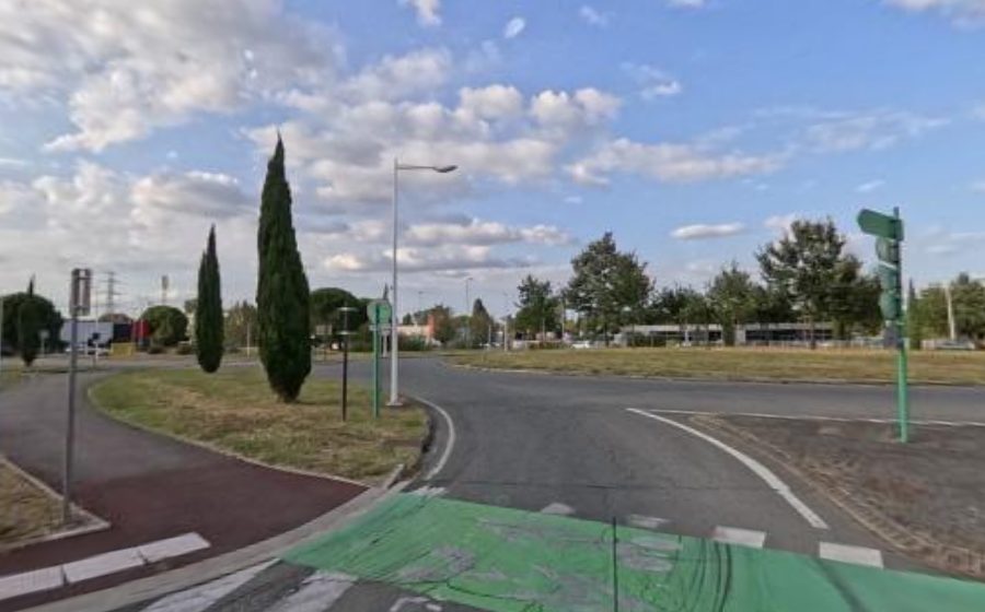 Vue du Rond-point anonyme n°256078739