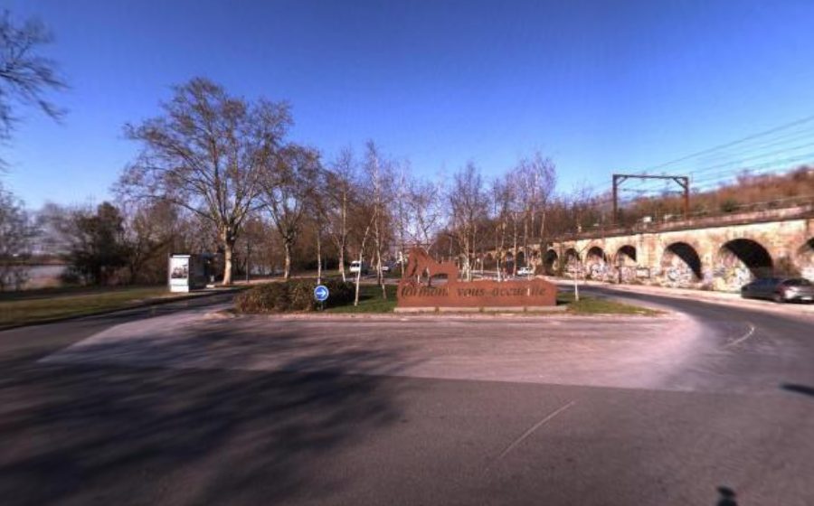 Vue du Rond-point anonyme n°25664618