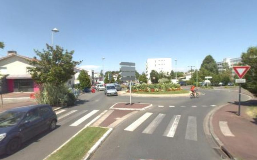 Vue du Rond-point anonyme n°25726232