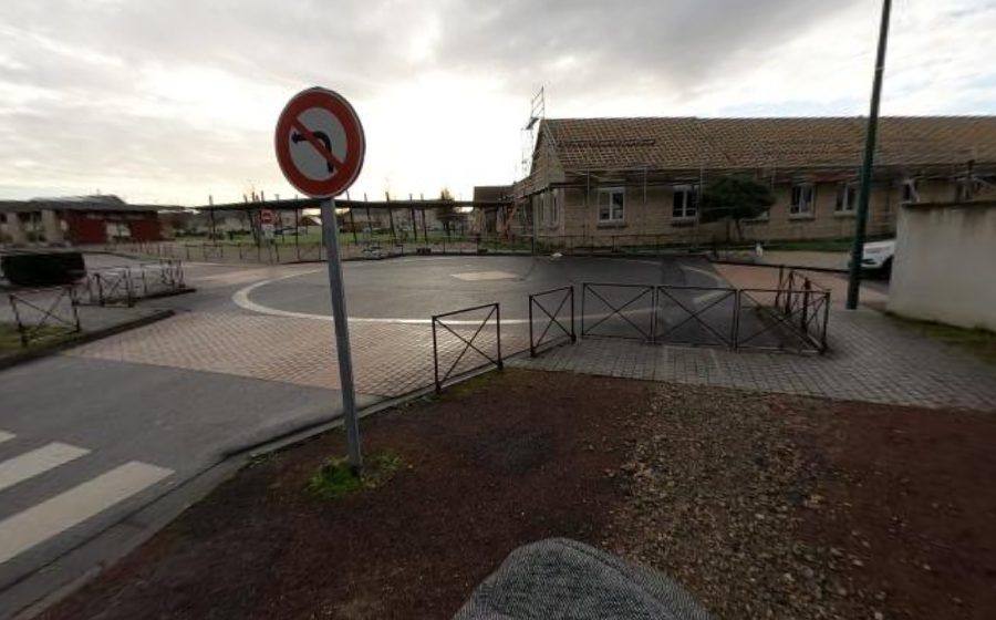 Vue du Rond-point anonyme n°259753202