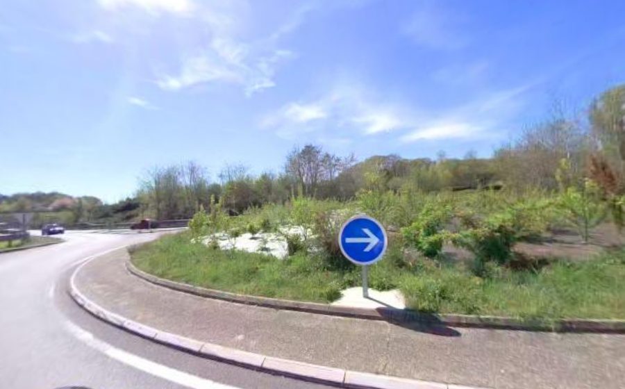 Vue du Rond-point anonyme n°261276242